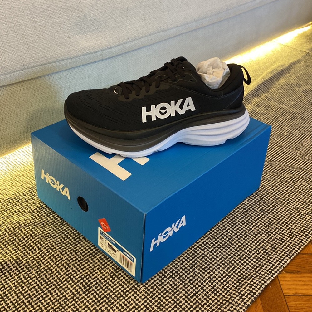 NWT Hoka Bondi 8
